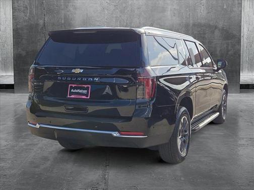 2025 Chevrolet Suburban LS