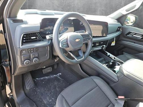 2025 Chevrolet Suburban LS