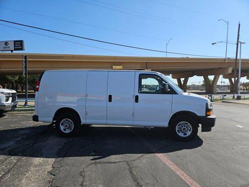 2023 GMC Savana 2500 Work Van