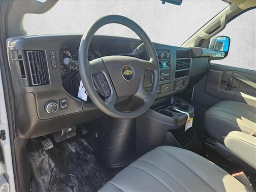 2025 Chevrolet Express 2500 RWD 2500 Regular Wheelbase WT
