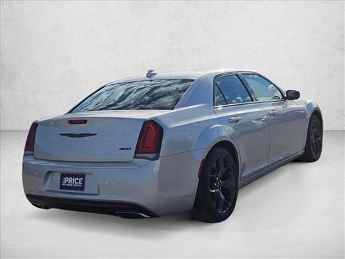 2021 Chrysler 300 Touring