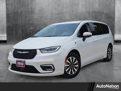 2023 Chrysler Pacifica Hybrid Touring L