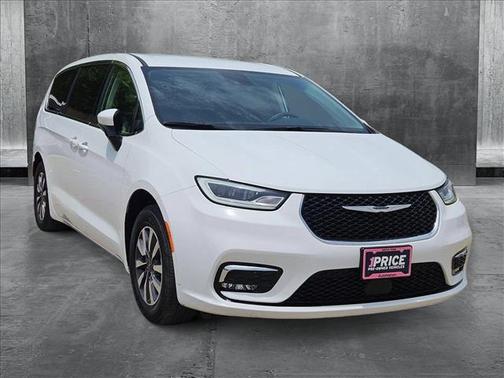 2023 Chrysler Pacifica Hybrid Touring L