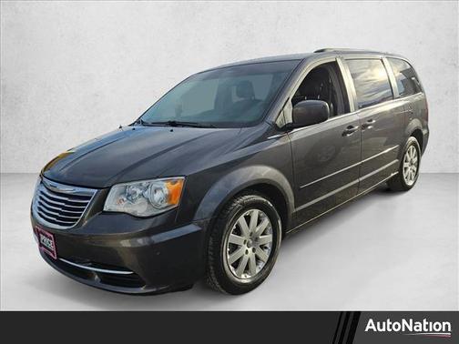 2016 Chrysler Town & Country LX