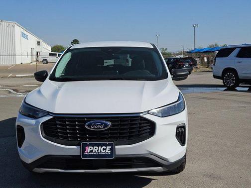 Oxford White 2023 Ford Escape Active