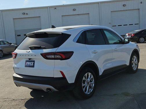 Oxford White 2023 Ford Escape Active