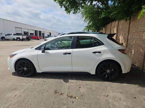 White 2022 Toyota Corolla SE