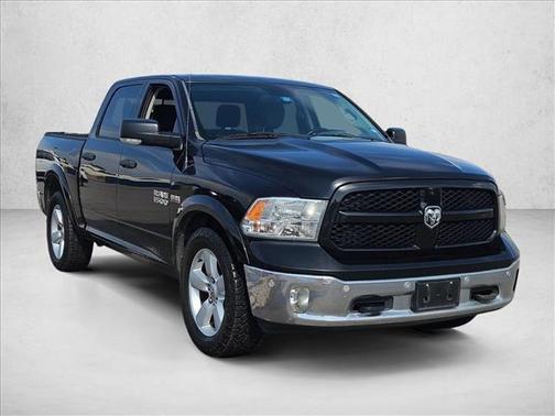Brilliant Black Crystal Pearlcoat 2015 RAM 1500 Outdoorsman