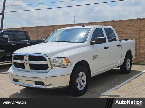 Bright White Clearcoat 2023 RAM 1500 Classic SLT