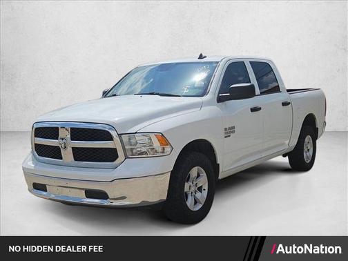 Bright White Clearcoat 2023 RAM 1500 Classic SLT