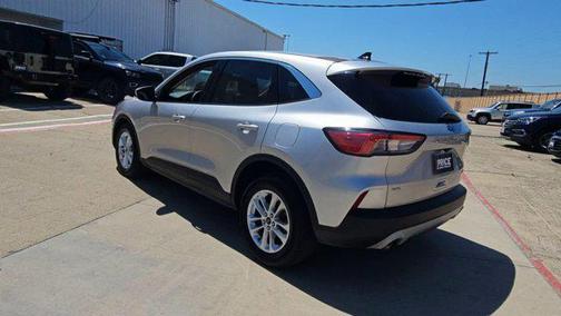 Ingot Silver Metallic 2020 Ford Escape SE