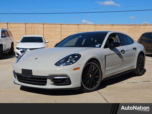 2018 Porsche Panamera 4S