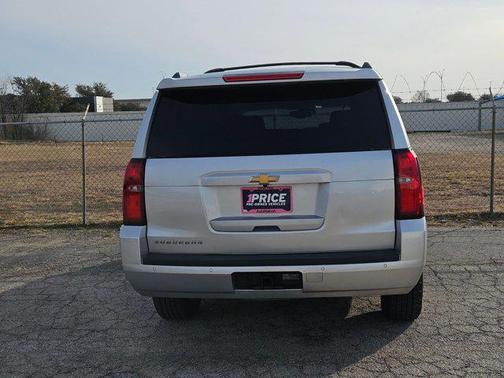 2017 Chevrolet Suburban LT