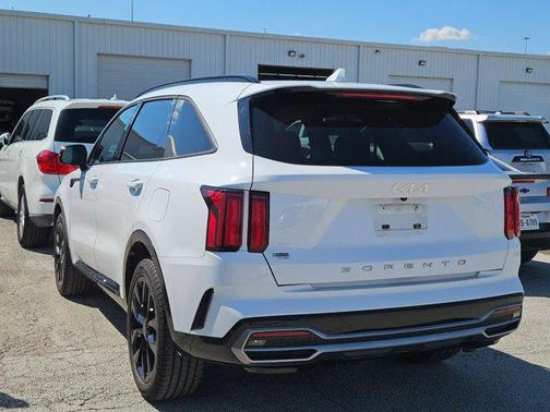 2022 Kia Sorento SX