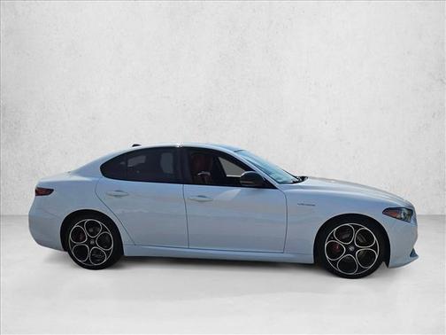 Alfa White 2023 Alfa Romeo Giulia Veloce RWD
