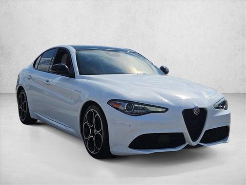 Alfa White 2023 Alfa Romeo Giulia Veloce RWD