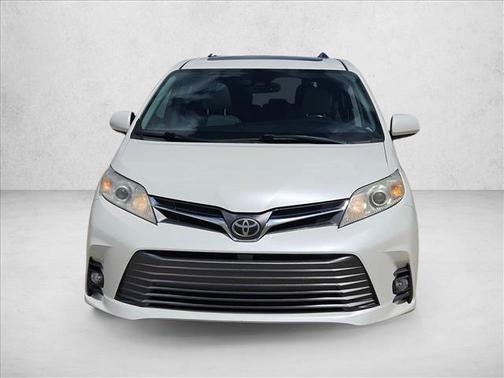 Blizzard Pearl 2018 Toyota Sienna XLE