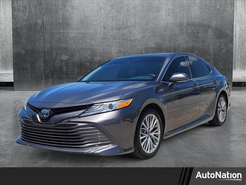 2019 Toyota Camry Hybrid XLE