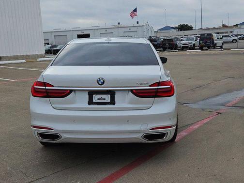 2016 BMW 750 I