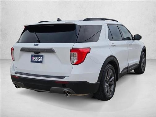 Oxford White 2021 Ford Explorer XLT