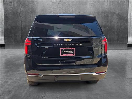 2025 Chevrolet Suburban LS