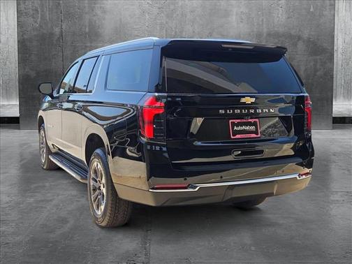 2025 Chevrolet Suburban LS