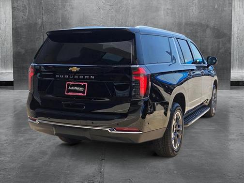 2025 Chevrolet Suburban LS