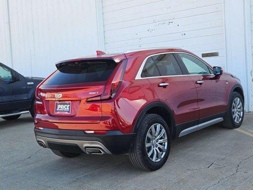 2023 Cadillac XT4 Premium Luxury