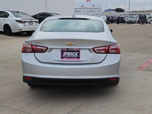 2022 Chevrolet Malibu FWD LT