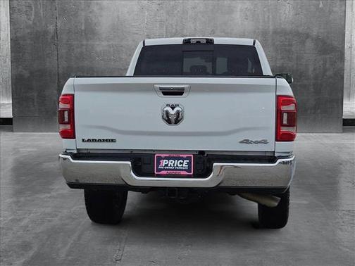2022 RAM 2500 Laramie Crew Cab 4x4 6'4' Box