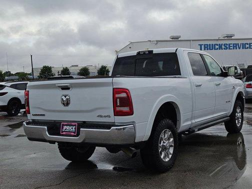 2022 RAM 2500 Laramie Crew Cab 4x4 6'4' Box