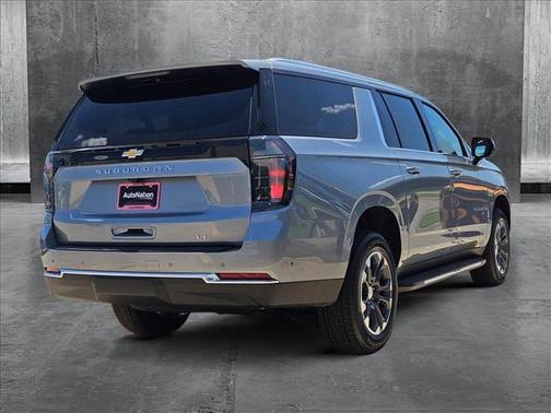 2025 Chevrolet Suburban LT