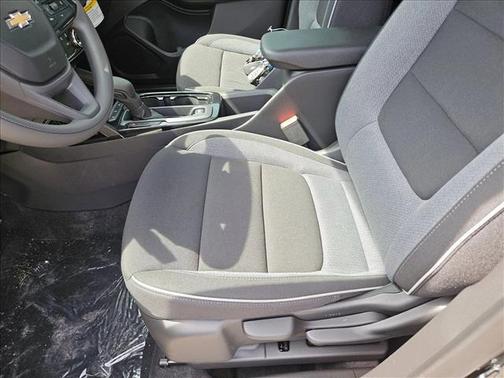 Mosaic Black Metallic 2026 Chevrolet Trailblazer LT