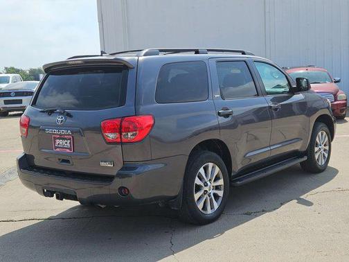 2016 Toyota Sequoia SR5