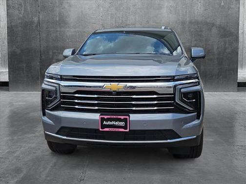 2025 Chevrolet Suburban LT