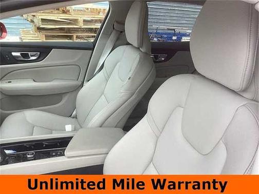 2023 Volvo V60 Cross Country Plus