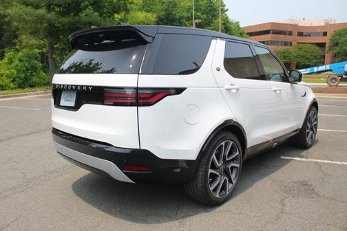 2025 Land Rover Discovery Metropolitan Edition