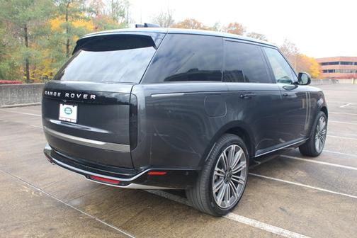 2025 Land Rover Range Rover SE