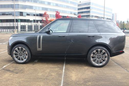 2025 Land Rover Range Rover SE