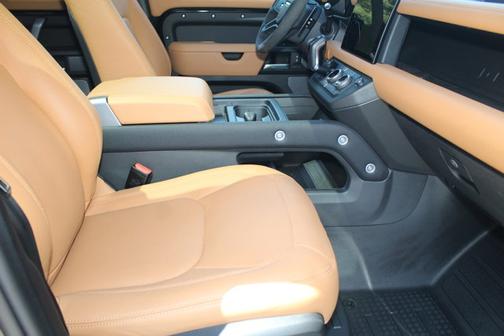 2024 Land Rover Defender V8