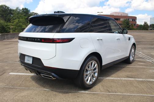 2025 Land Rover Range Rover Sport SE