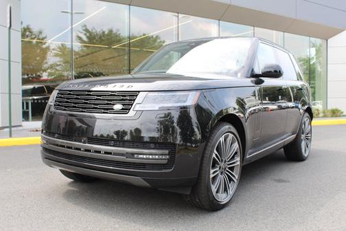 2025 Land Rover Range Rover SE