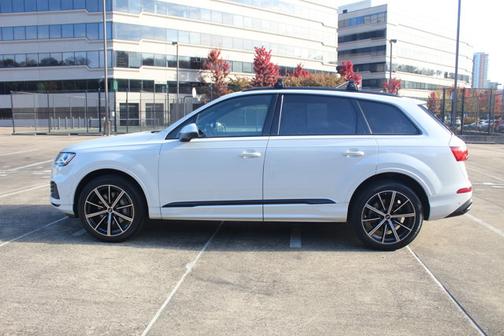 2022 Audi Q7 Premium Plus