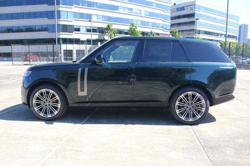 2025 Land Rover Range Rover SE