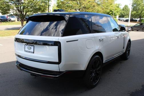2025 Land Rover Range Rover SE
