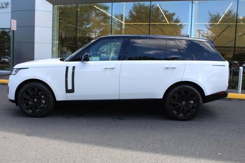 2025 Land Rover Range Rover SE