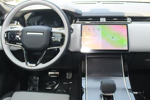 2026 Land Rover Range Rover Velar Dynamic SE