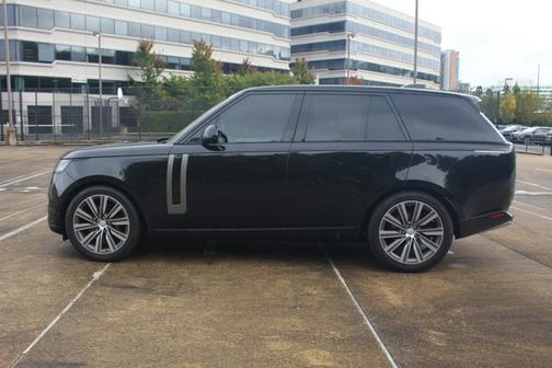 2023 Land Rover Range Rover SE