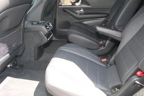 2024 Mercedes-Benz GLS 450 Base