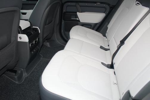2025 Land Rover Defender V8
